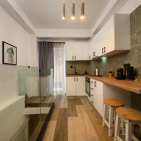 Petite Maisonnette At Garitsa! Apartament