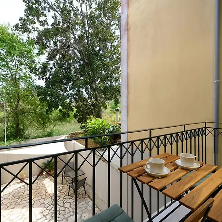 Appartamento Petite Maisonnette At Garitsa!