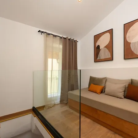 דירה Petite Maisonnette At Garitsa!