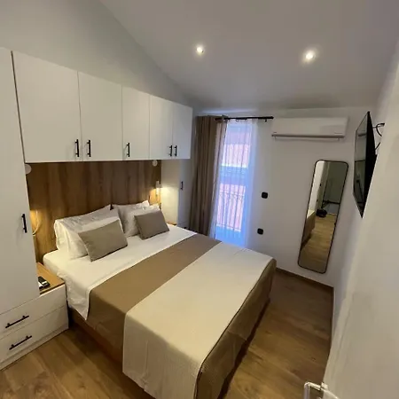 דירה Petite Maisonnette At Garitsa! *