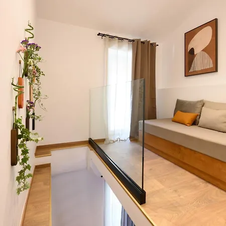 Petite Maisonnette At Garitsa! דירה *