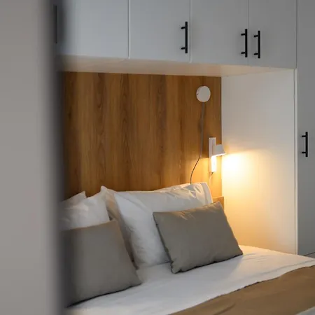 Petite Maisonnette At Garitsa! *