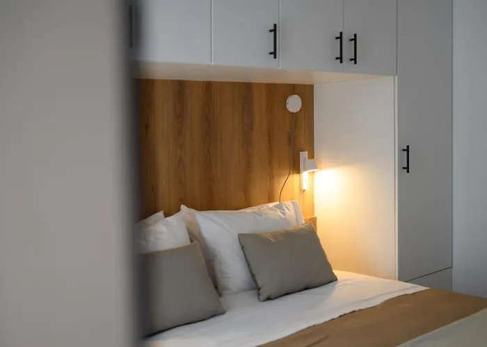 Petite Maisonnette At Garitsa! *